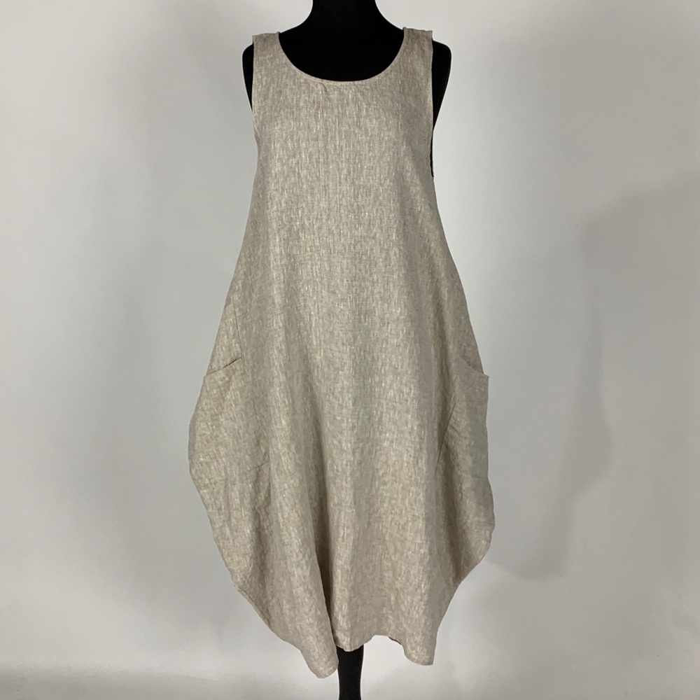 Oversize ojo de bujo linen dress